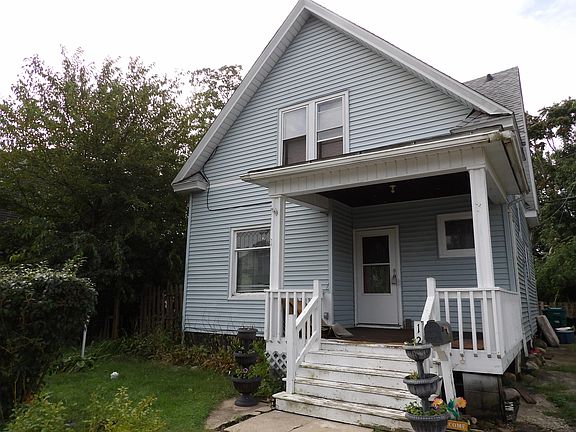 2nd image of 1208 Jackson St