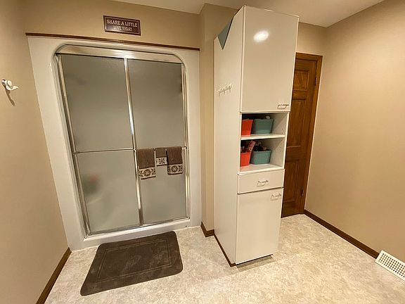 Master Bedroom Bathroom 