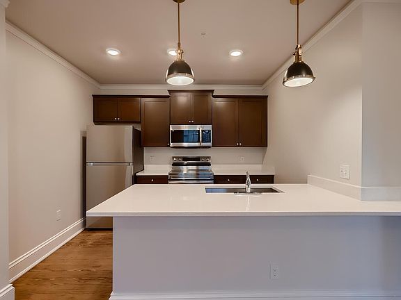 4th image of 306 S Washington Ave #1-20