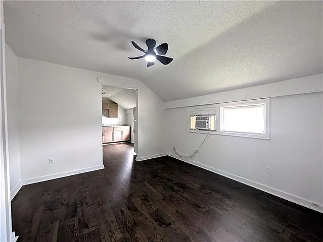 3021 Republic St — Photo 9