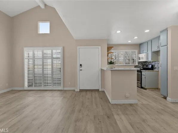 24479 Valle Del Oro Unit 201, Santa Clarita, CA 91321