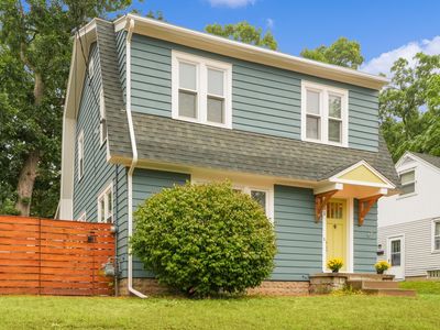 901 Beechwood St NE, Grand Rapids, MI, 49505