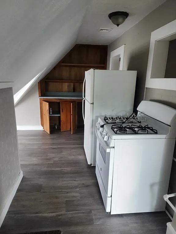 2 bed, 1.0 bath, 600 sqft, $1,400 — Photo 4