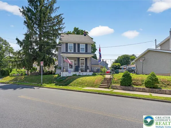 1030 Howertown Rd, Catasauqua, PA 18032