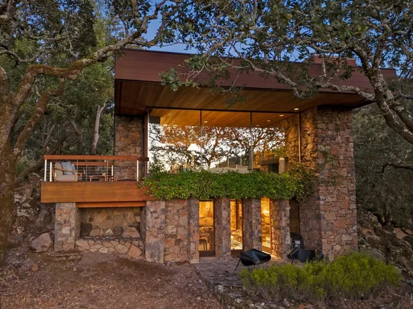 825 White Oak Drive, Santa Rosa, CA 95409