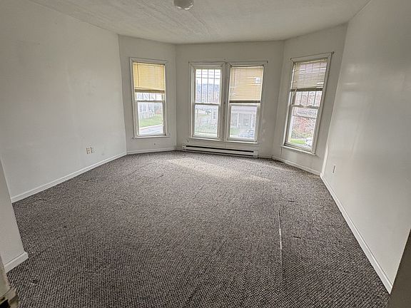3rd image of 900 Highland Ave #3