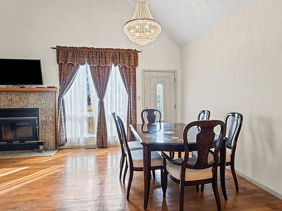 4th image of 7649 SE Ratner Rd