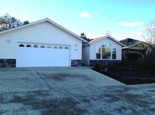 1418 Andrew Dr, Medford, OR 97501