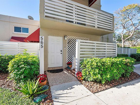 4th image of 565 NW 98th Avenue #565
