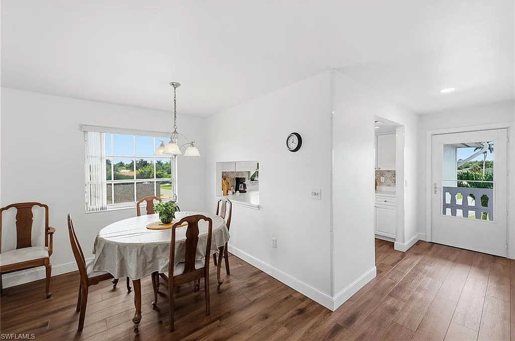 2 bed, 2.0 bath, 1126 sqft, $2,000 — Photo 3