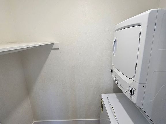 5th image of 1000 Ximeno Ave APT 3