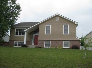 716 Davis Dr, Manhattan, KS 66502