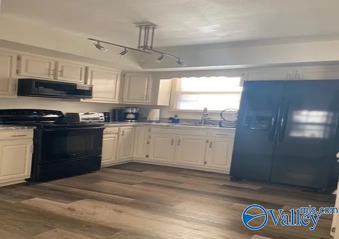 3203 Dyas Dr NW — Photo 10