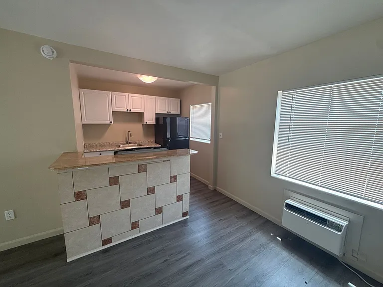 3619 Seminole Ave — Photo 15