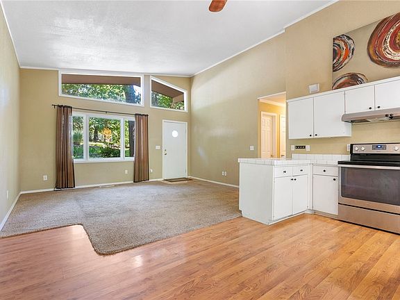 4th image of 12 Cobb Cir
