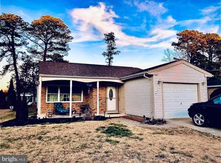 22 Dorchester Dr, Southampton, NJ 08088