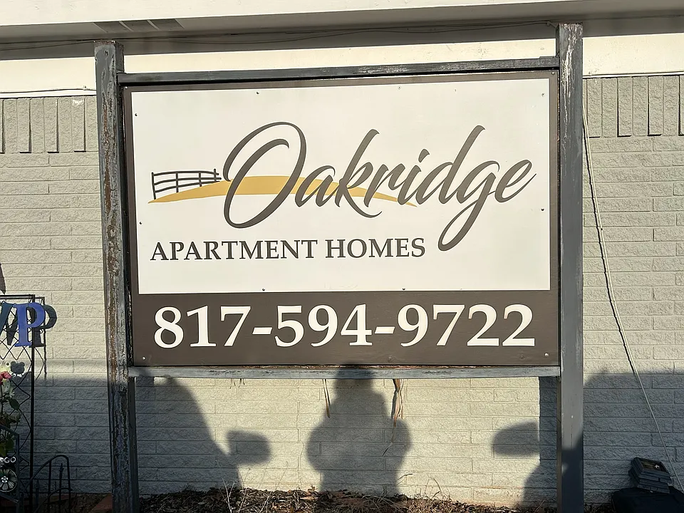Oakridge Apts