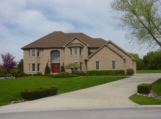 4 Chancellor Ct, Hawthorn Woods, IL