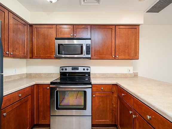 3rd image of 655 Riverside Dr APT 606A