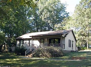 1113 Forest Oaks Dr, Asheboro, NC 27205