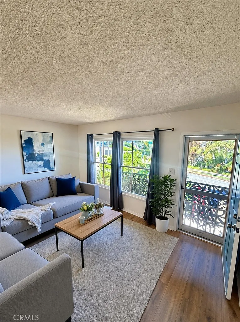 1 bed, 500 sqft, $1,890 — Photo 3