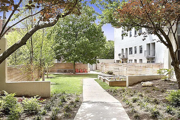 Rented by Compass | media 13