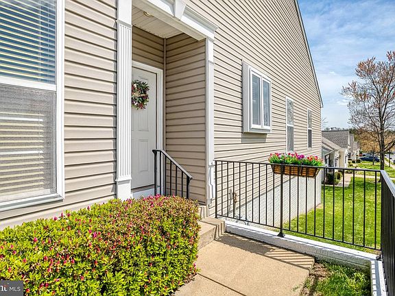 3rd image of 21 Hartford Way #21