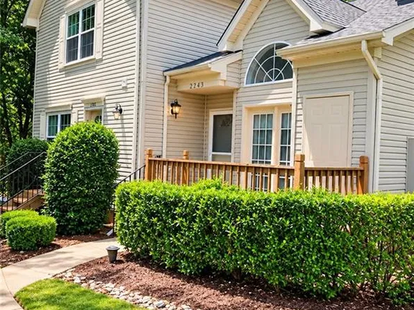 2405 London Pointe Dr, Virginia Beach, VA 23454