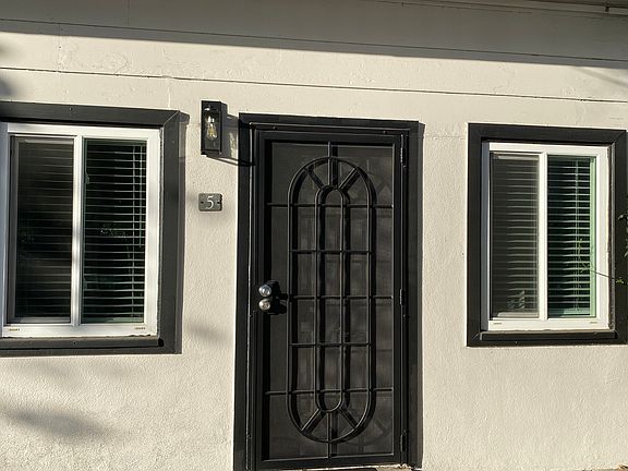 2nd image of 2278 Newport Blvd #5