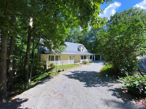 128 Morris Cir, Big Stone Gap, VA 24219