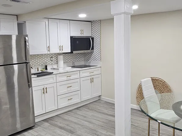 12502 Brooke Ln, Upper Marlboro, MD 20772