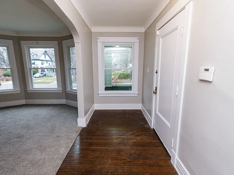 343 Boston Pl — Photo 4