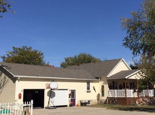 439 E Clay St, Roodhouse, IL 62082