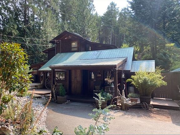 2nd image of 604 Waugh Rd