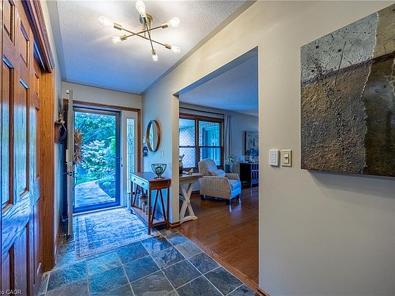 2nd image of 9 Sheridan Blvd