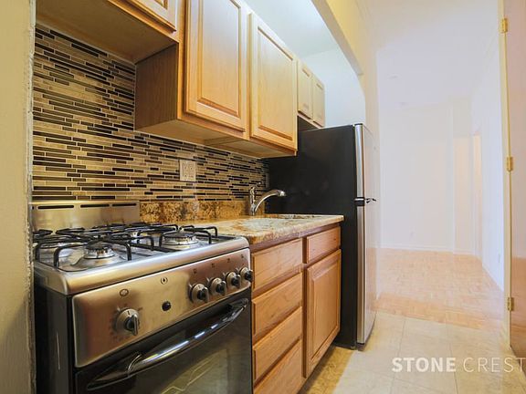 4th image of 304 W 92nd St Ph 5