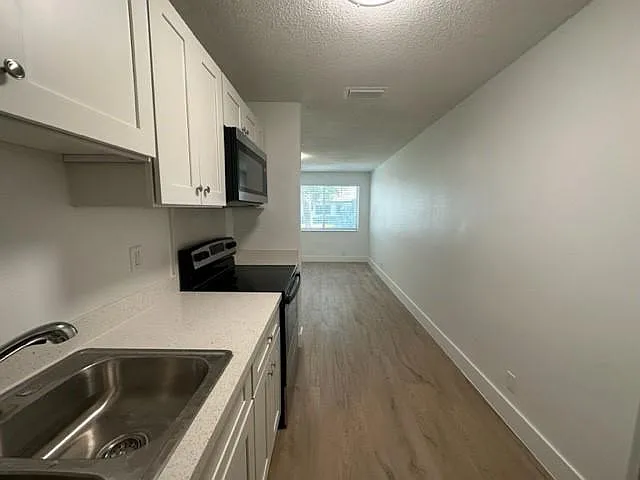 5911 NE 18th Ave #4 — Photo 10