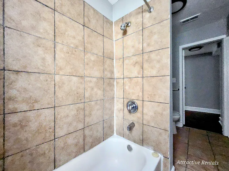 7935 S Vernon Ave #2 — Photo 9