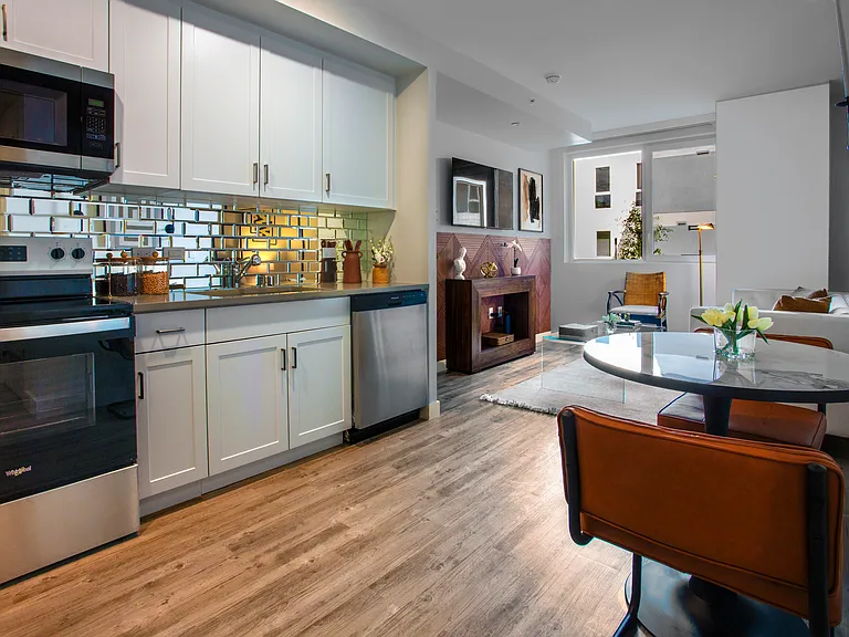Crenshaw Lofts — Photo 10