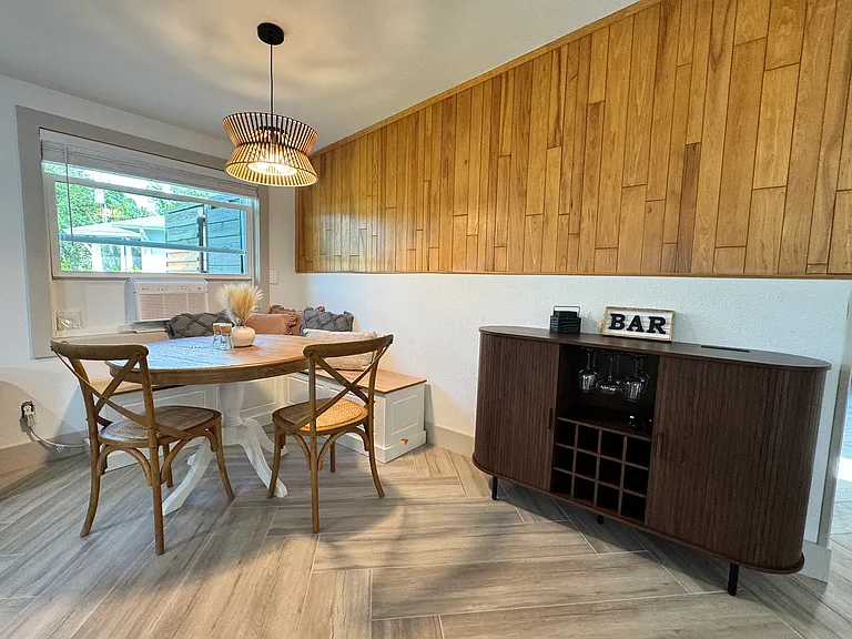 Barbizon Ln — Photo 4