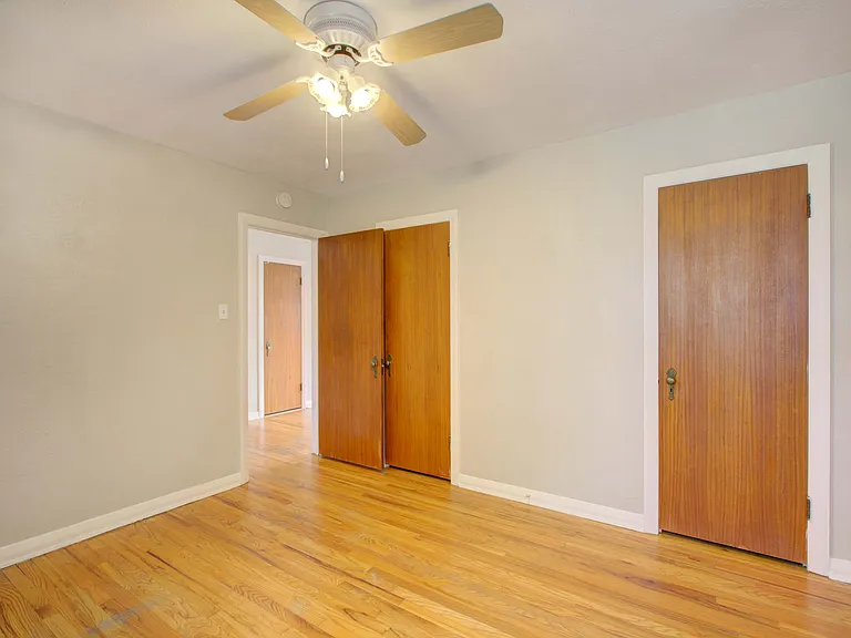 Elegante Apartments — Photo 30