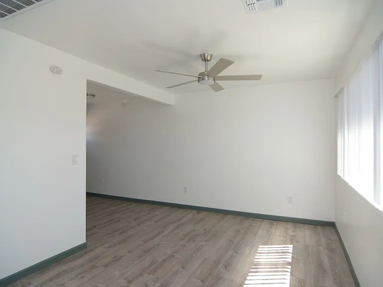 2556 E Silver St — Photo 3