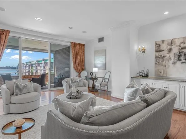 215 Brooke Ave APT 401, Norfolk, VA 23510