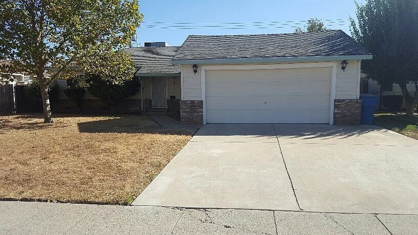 2130 60th Ave photo 1