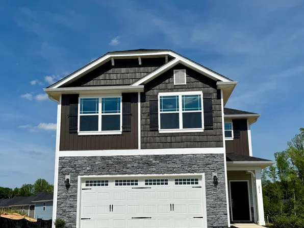 211 Drayton Hall Ln, Sanford, NC 27330