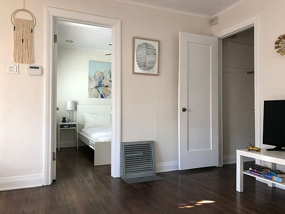 4th image of 1236 N Cahuenga Blvd #1/4