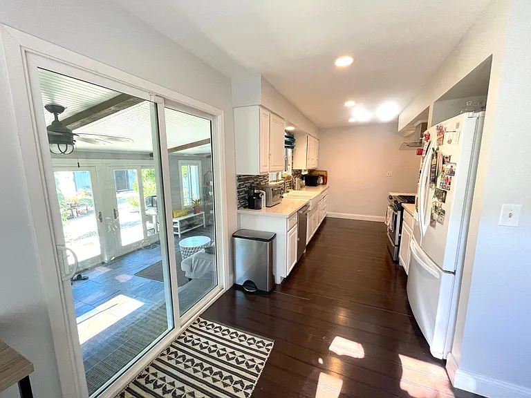 2308 Knight Way — Photo 10