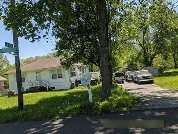 2nd image of 5601 NE Meadowbrook Rd