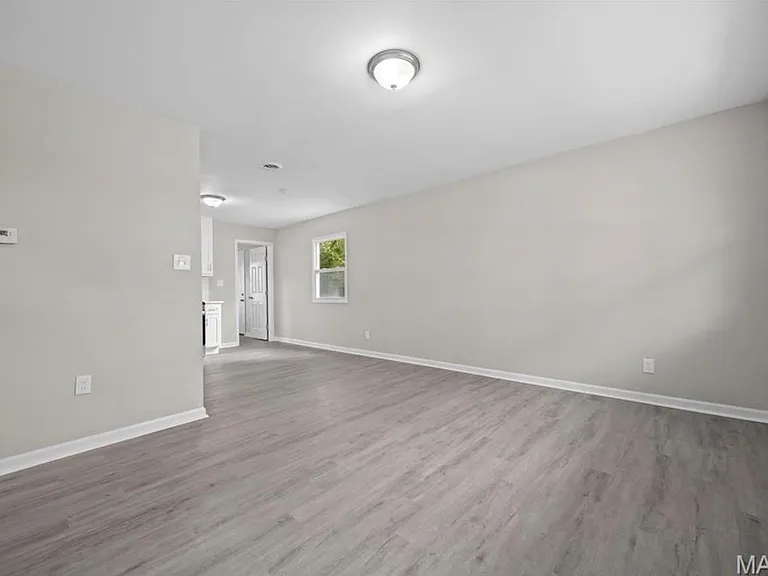 21 Saint Gregory Dr — Photo 3