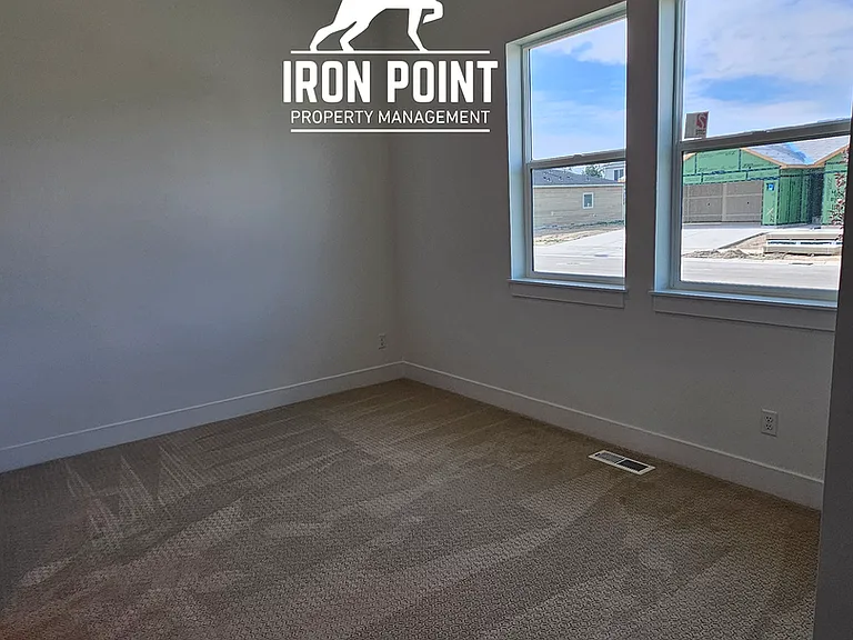 1220 W Grassland St — Photo 22